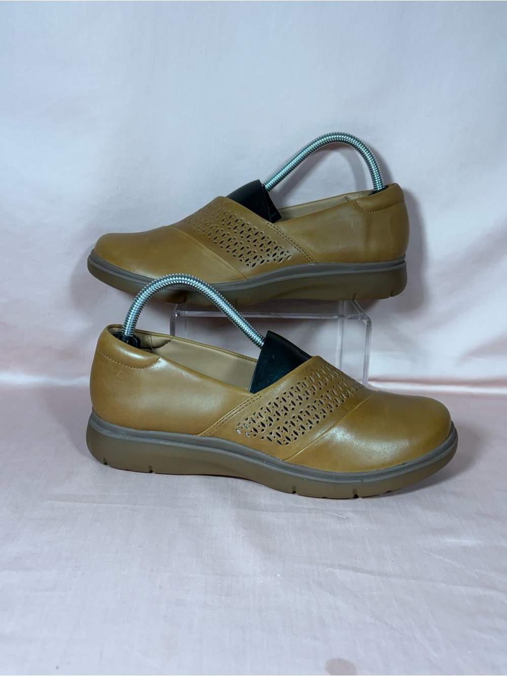 Clarks Women's Certina Edge Carmel Color Leather Casual Shoe SZ 9.5M (26181431)